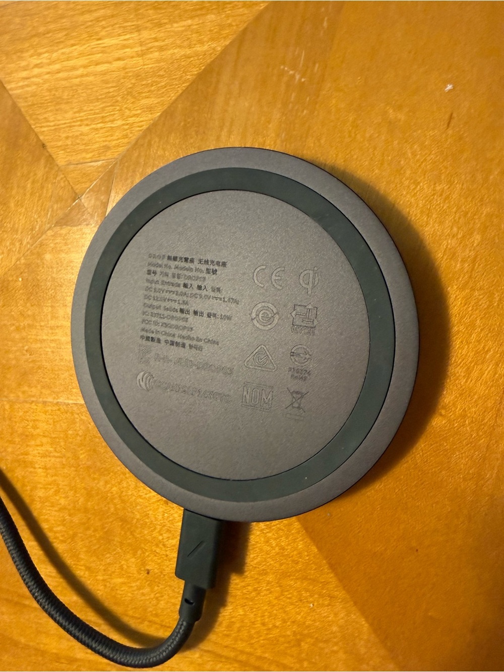 Native Union Black Wireless Charging Pad - Picture 2 of 2